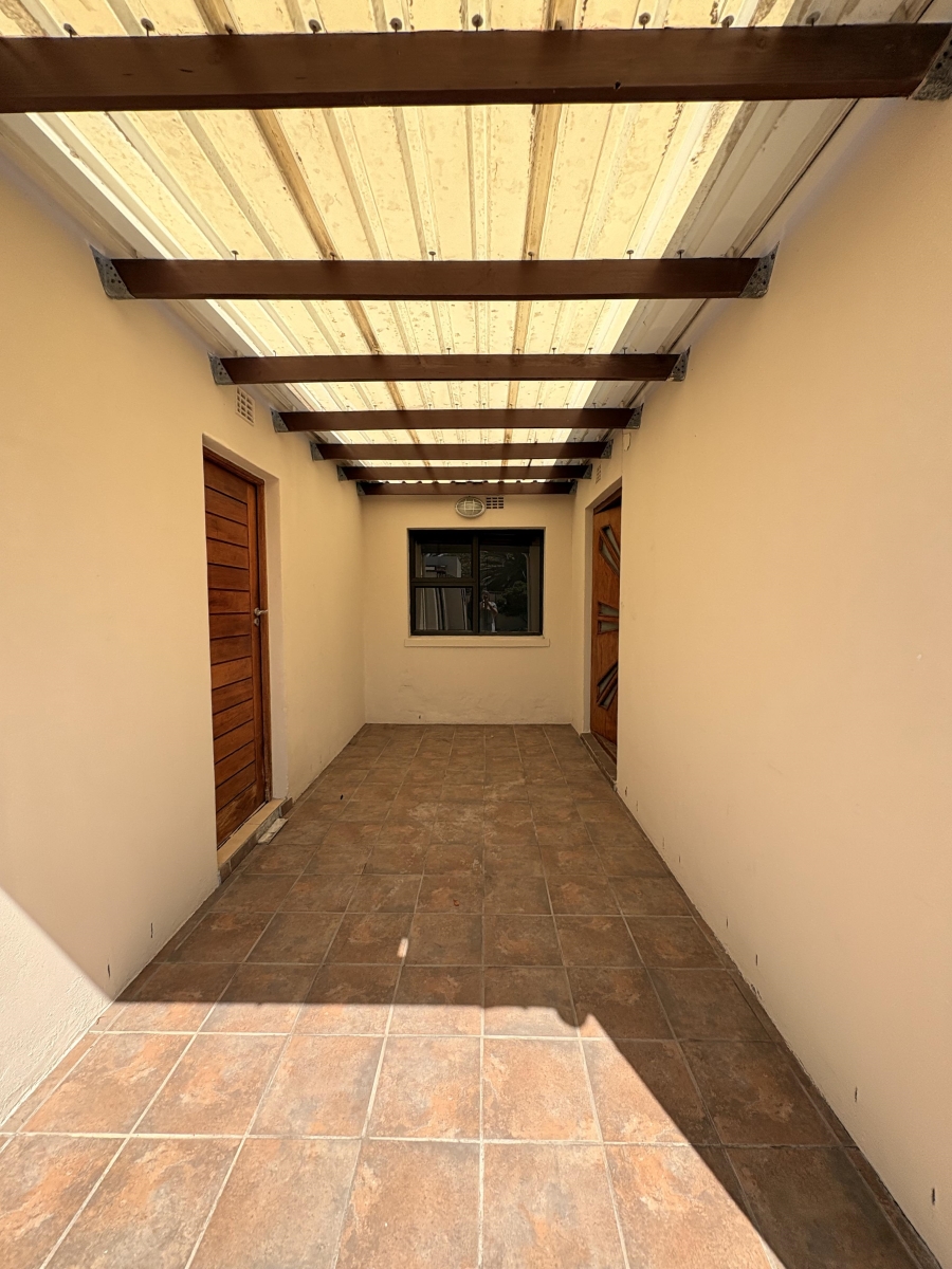 To Let 4 Bedroom Property for Rent in Kirstenhof Western Cape